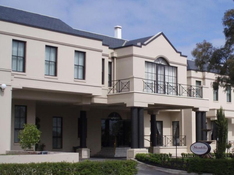 Beau Monde International Hotel Doncaster East Exterior photo